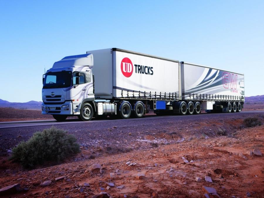  UD Trucks Quon GW Tractor 2010 года  (фото 1 из 6)
